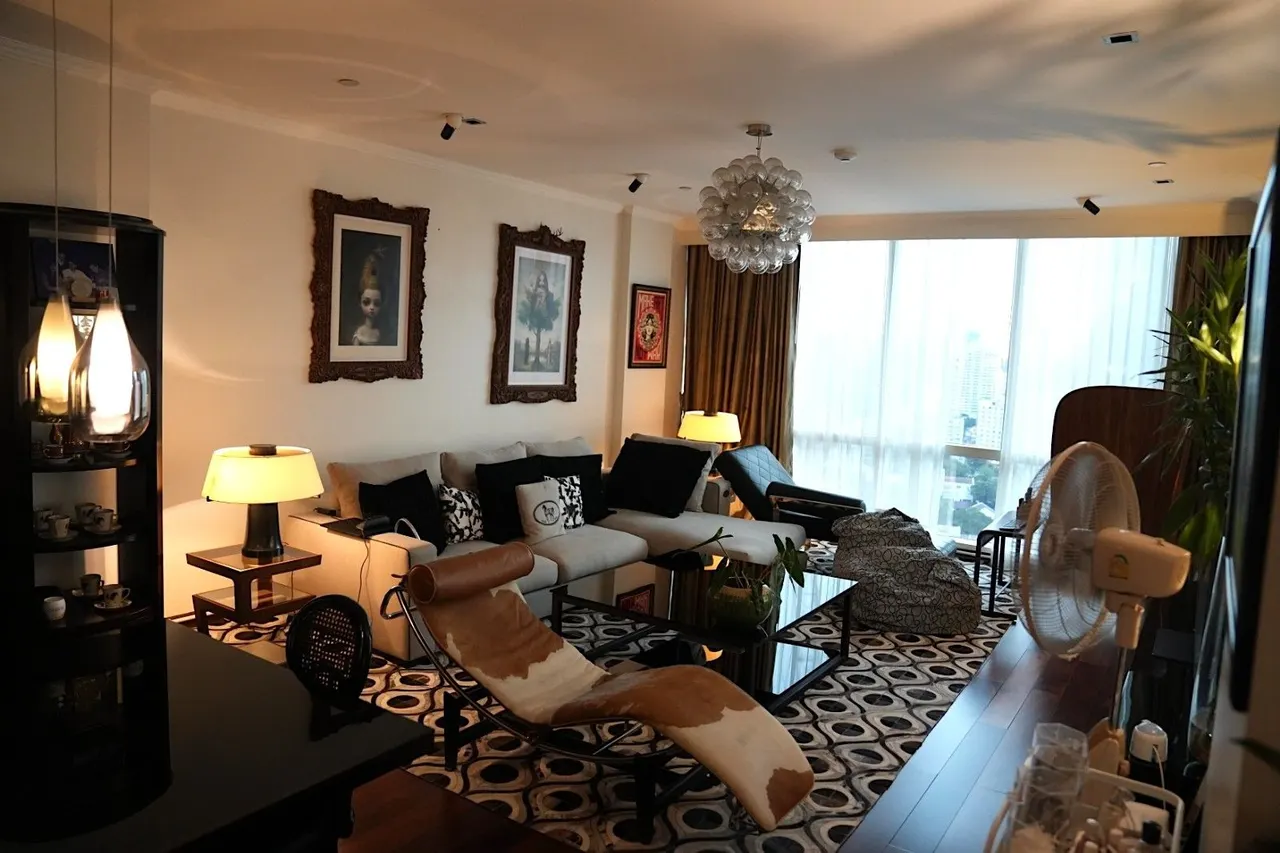 3 ห้องนอน · 4 ห้องน้ำ · 375 m²