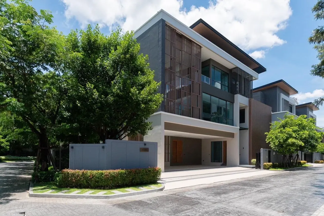House · 5 室 · 7 卫 · 593 m²