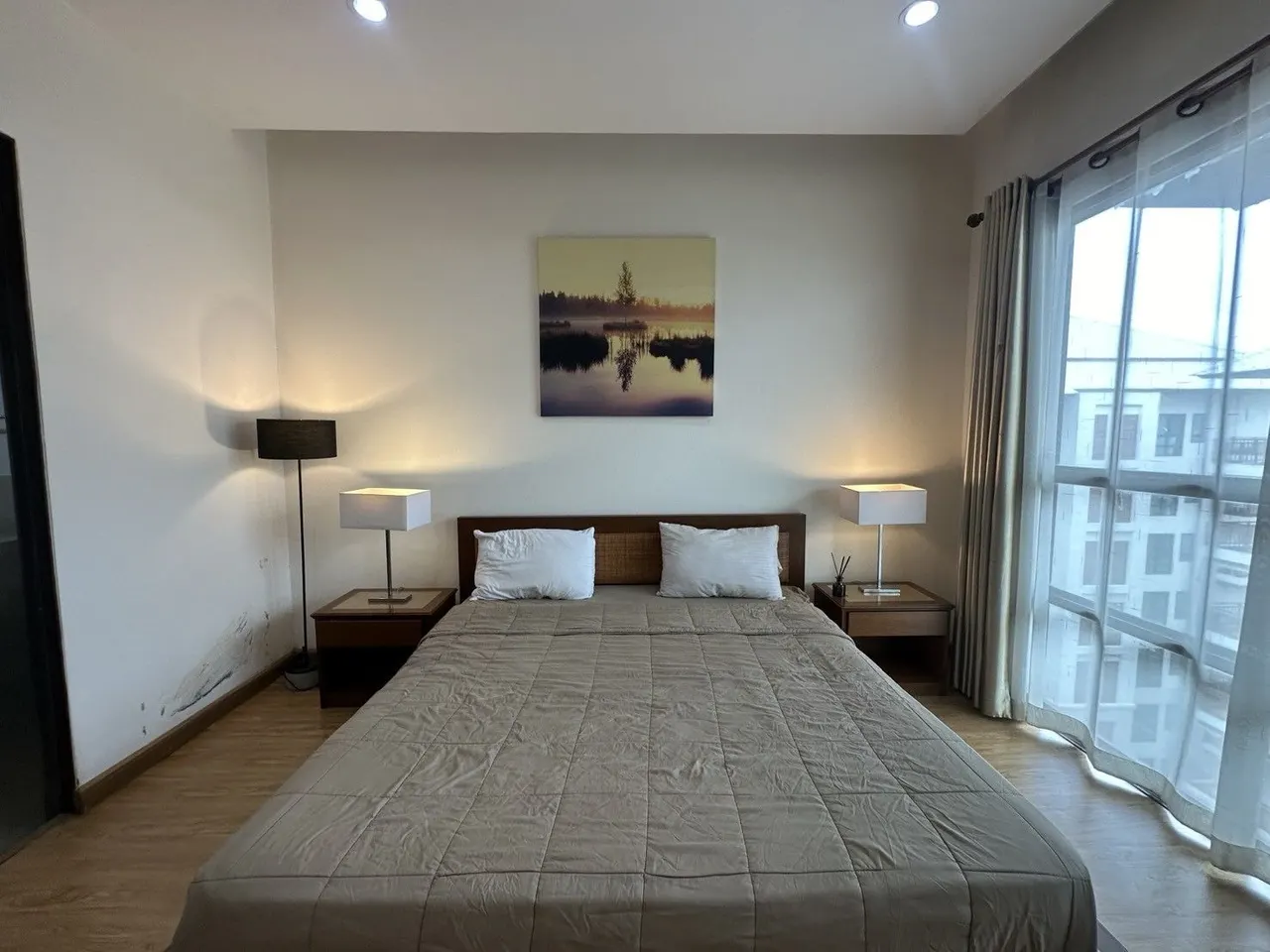 1 bd · 1 ba · 65 m²