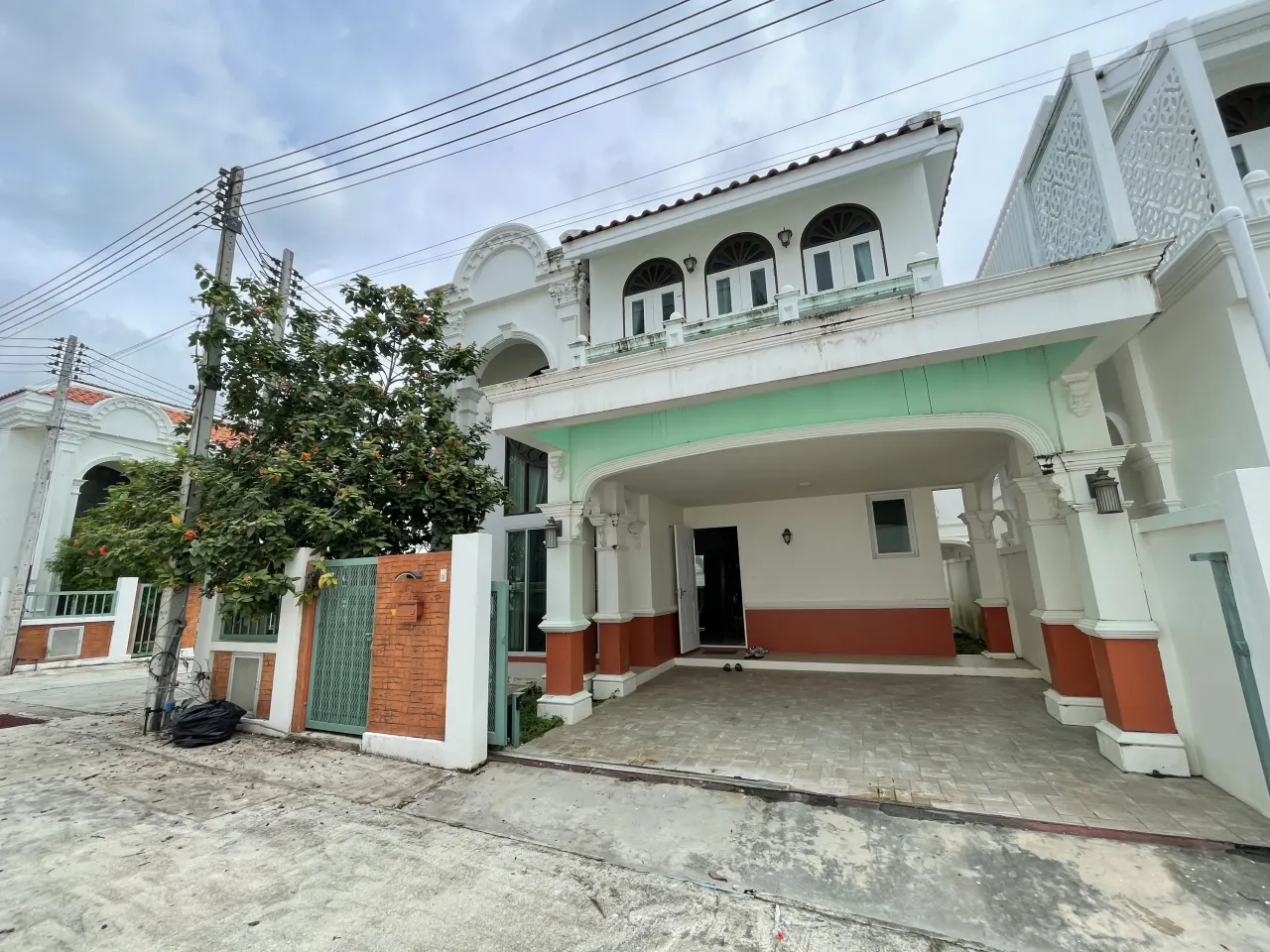 House · 4 ch. · 3 sdb · 200 m²