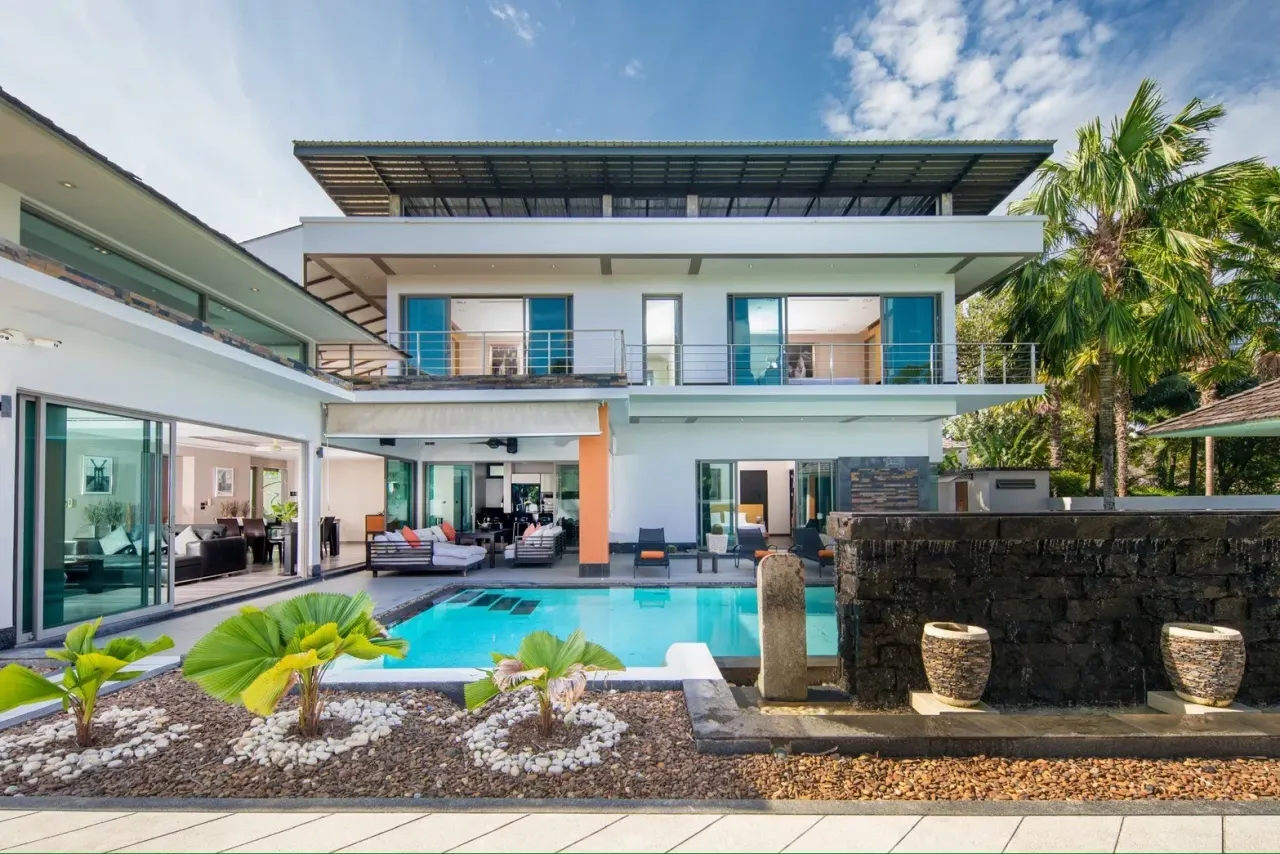 Villa · 4 ห้องนอน · 5 ห้องน้ำ · 729 m²