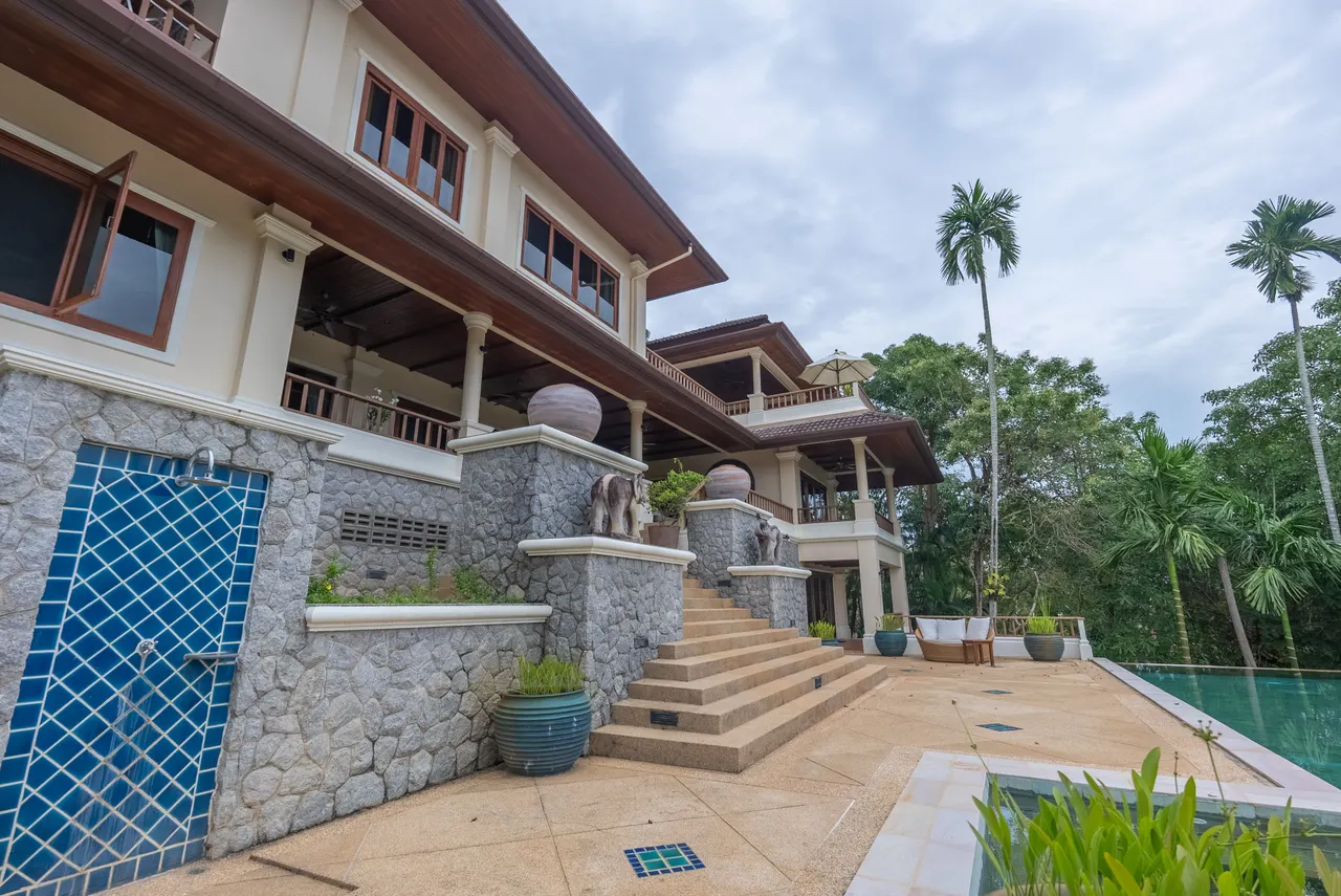 Villa · 5 ch. · 6 sdb · 705 m²