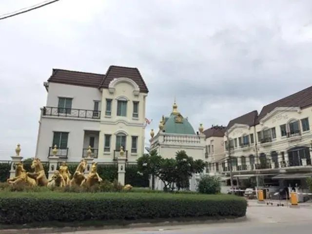 Baan Klang Muang The Paris Rama 9 - Ramkamhaeng