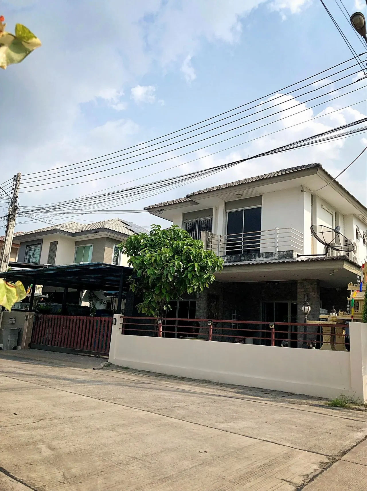 House · 3 ห้องนอน · 3 ห้องน้ำ · 244 m²