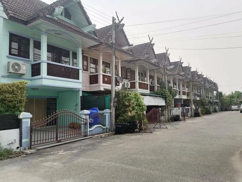 Townhouse · 2 ห้องนอน · 2 ห้องน้ำ · 72 m²