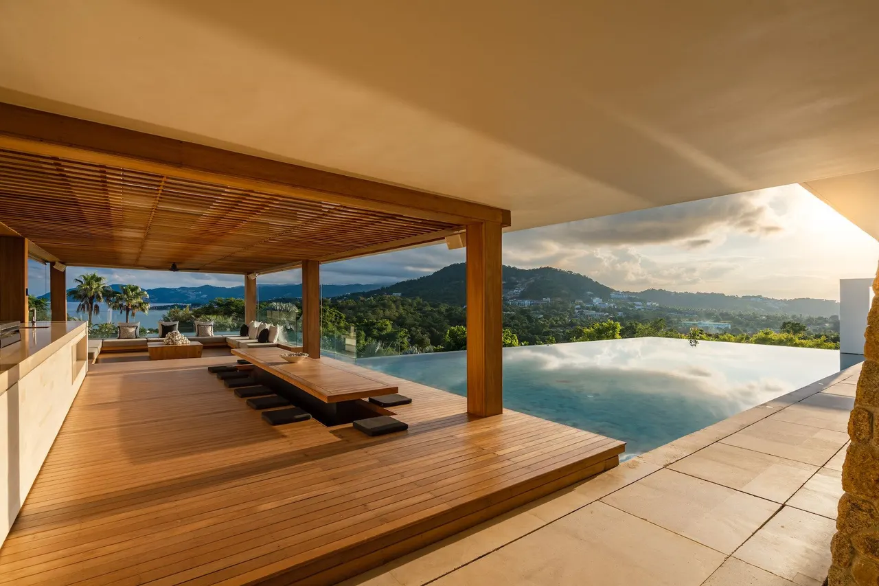 Villa · 8 ห้องนอน · 10 ห้องน้ำ · 1,808 m²
