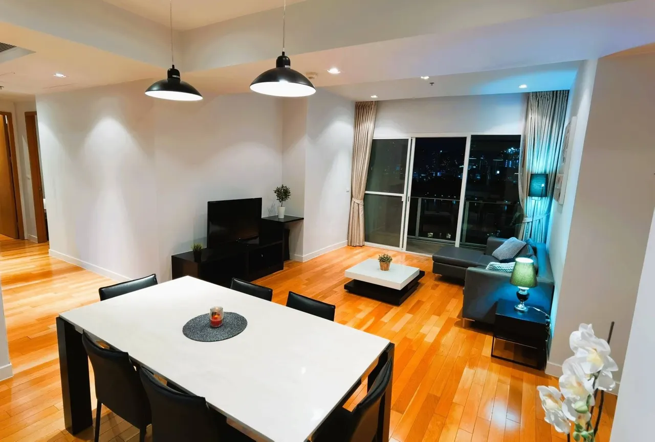 Condo · 2 室 · 3 卫 · 128 m²