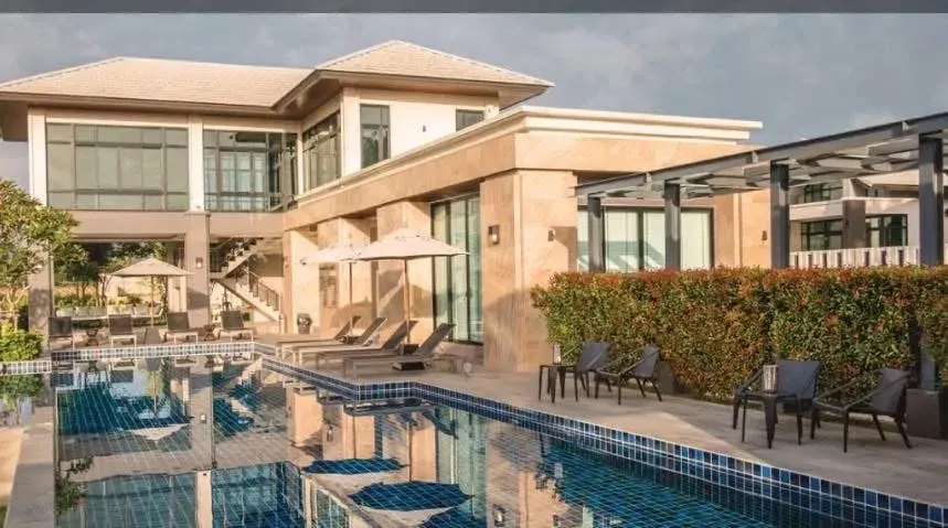 Villa · 3 室 · 4 卫 · 200 m²