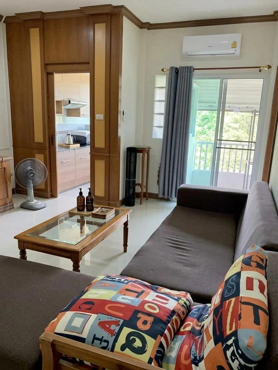1 bd · 1 ba · 55 m²