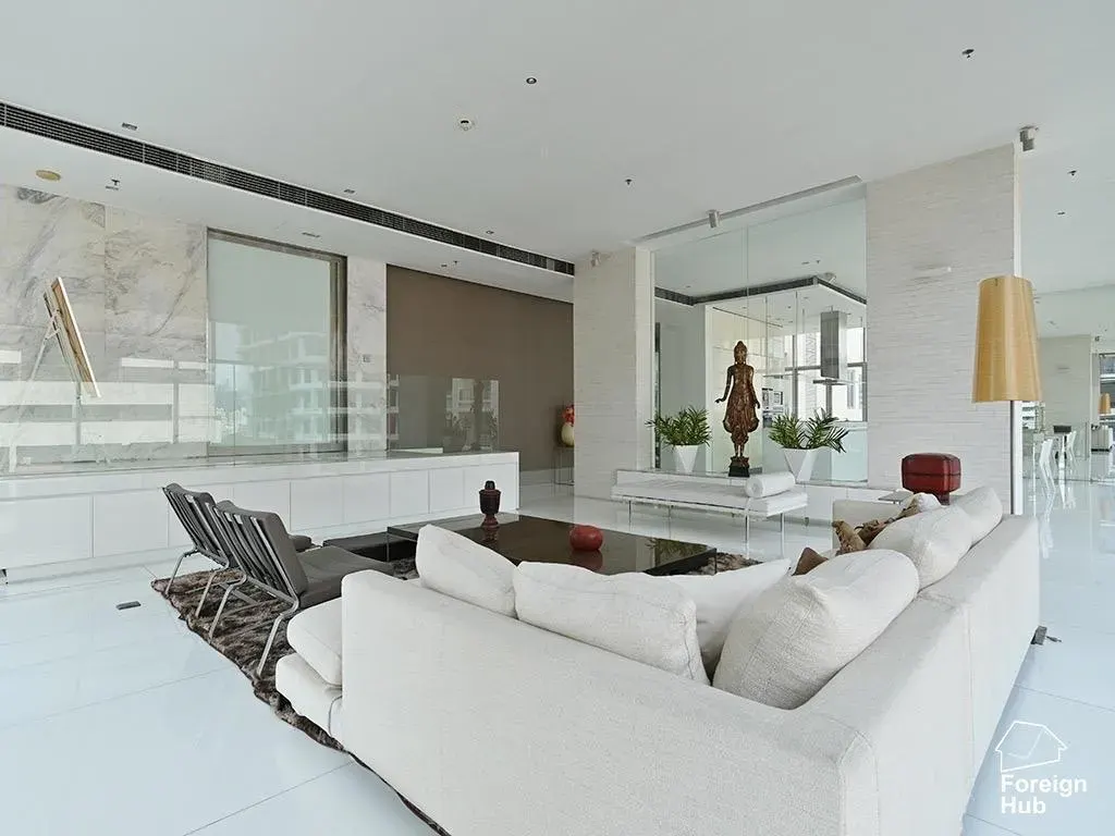 3 bd · 3 ba · 325 m²
