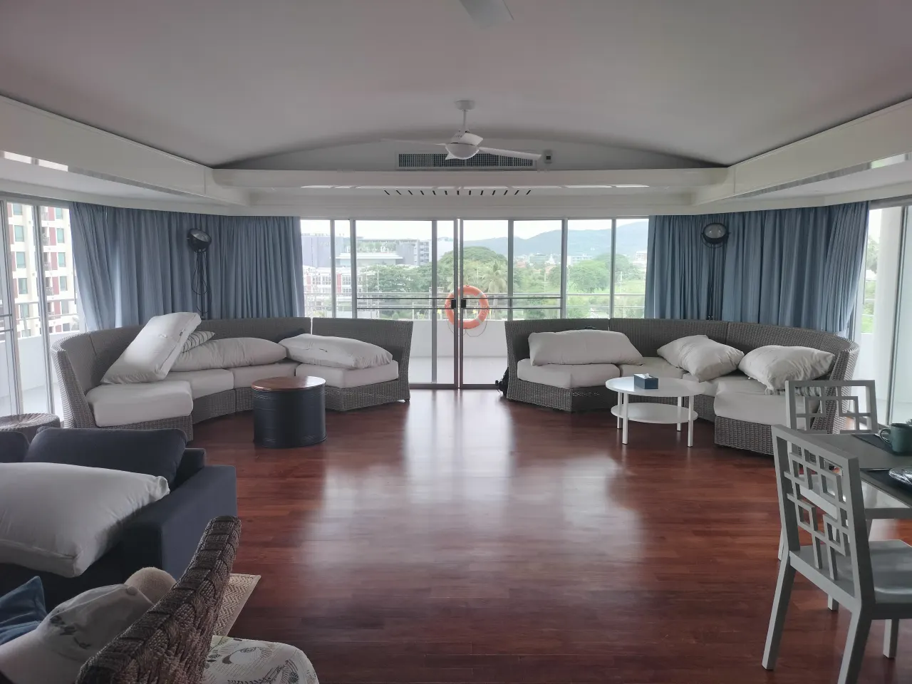 Condo · 4 сп. · 4 ванн. · 265 m²