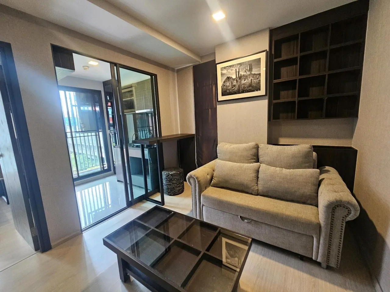 1 ห้องนอน · 1 ห้องน้ำ · 28 m²
