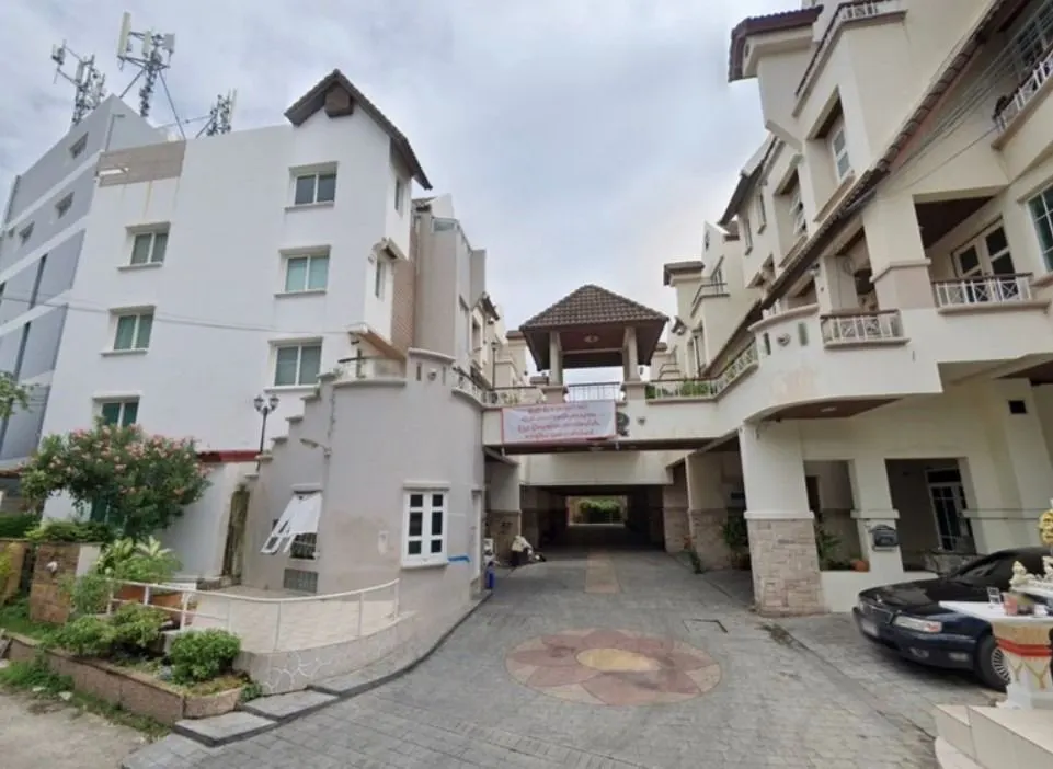 Busarakum Place