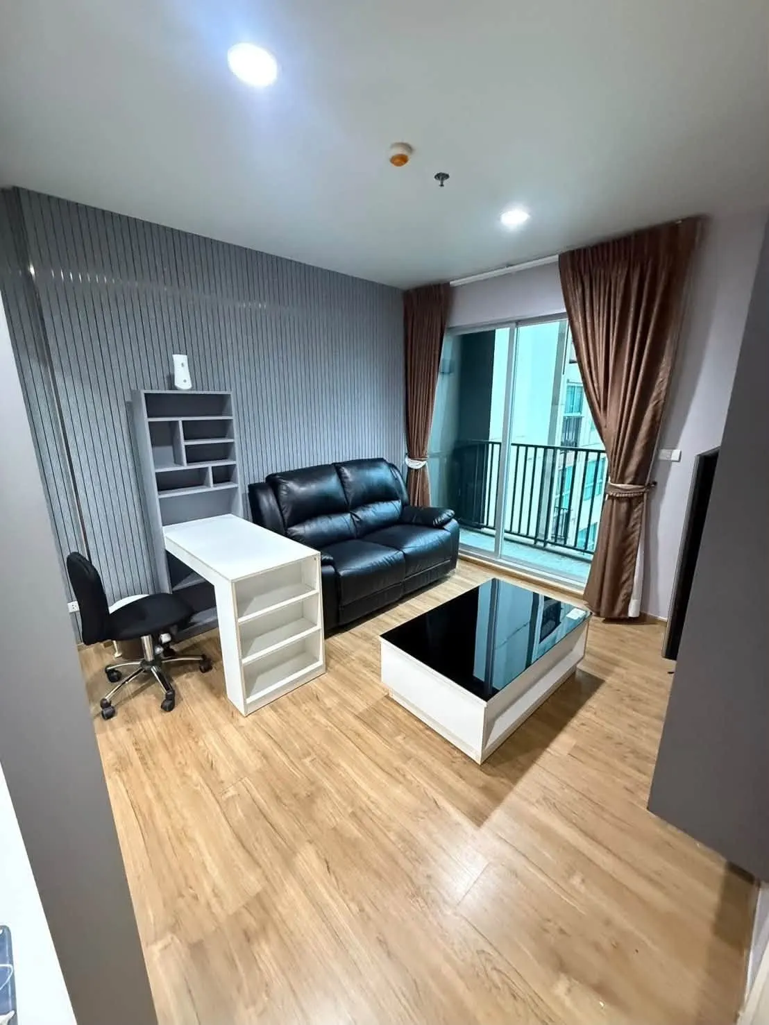 1 ห้องนอน · 1 ห้องน้ำ · 35 m²