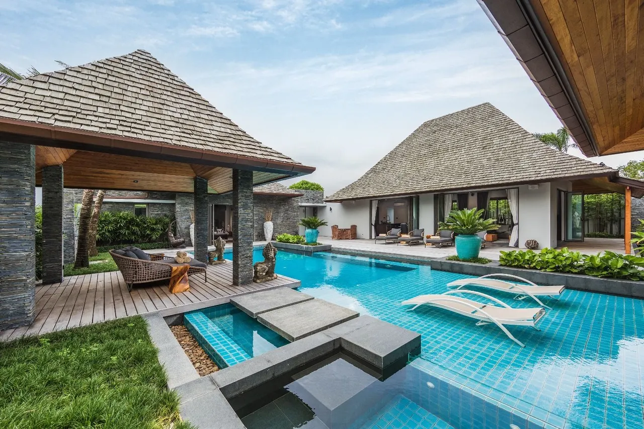 Villa · 4 ห้องนอน · 4 ห้องน้ำ · 580 m²