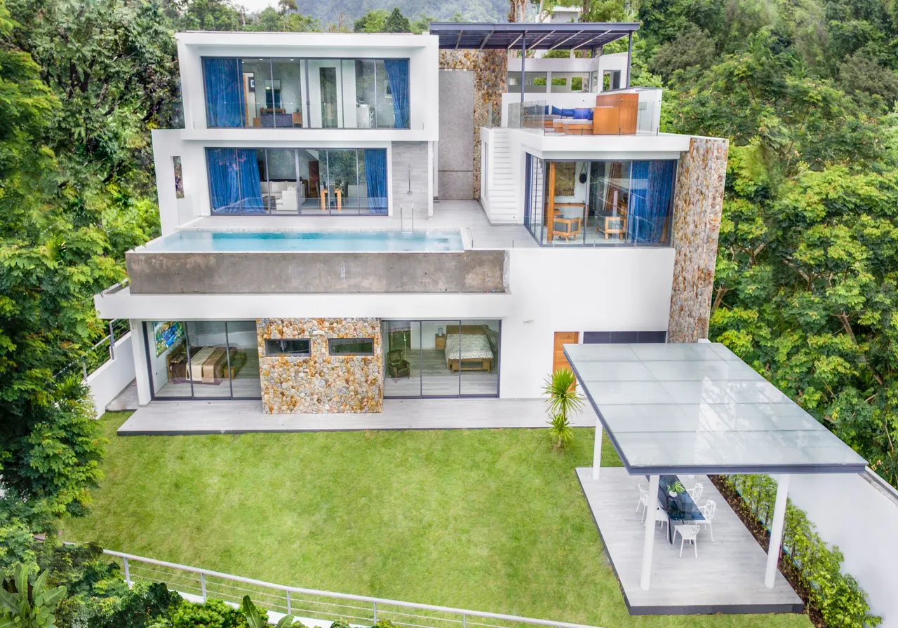 Villa · 4 室 · 5 卫 · 657 m²