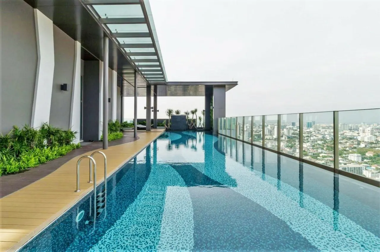 Rhythm Sukhumvit 42