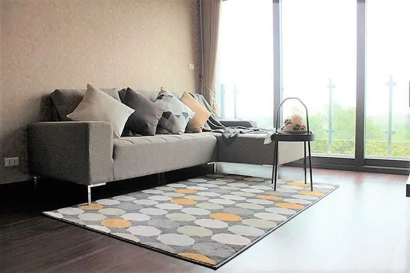 Condo · 2 bd · 3 ba · 102 m²