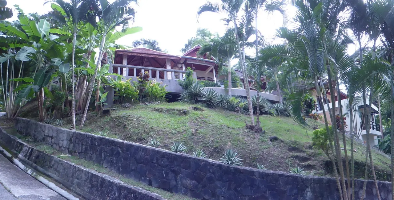 Baan Nam Yen Villas