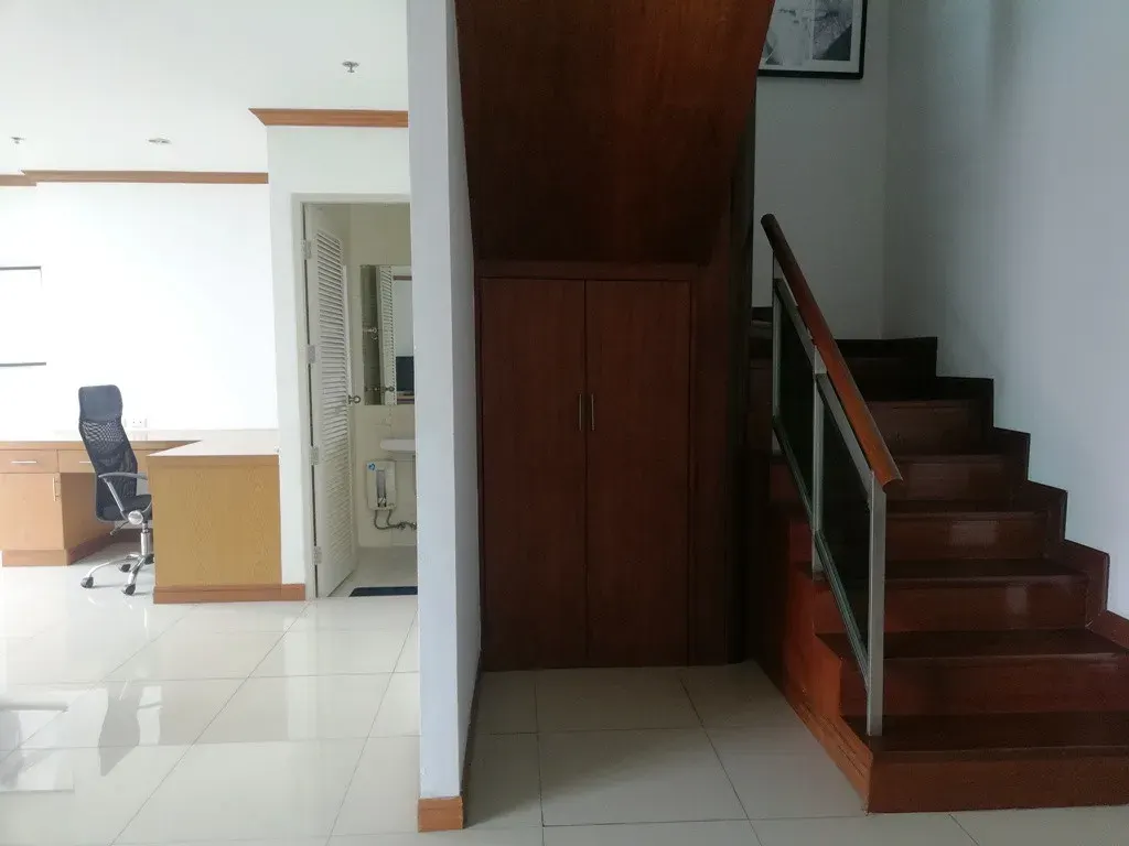 Condo · 2 ห้องนอน · 3 ห้องน้ำ · 169 m²
