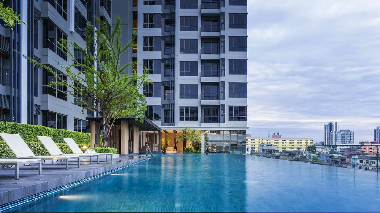 The Room Sathorn-St.Louis