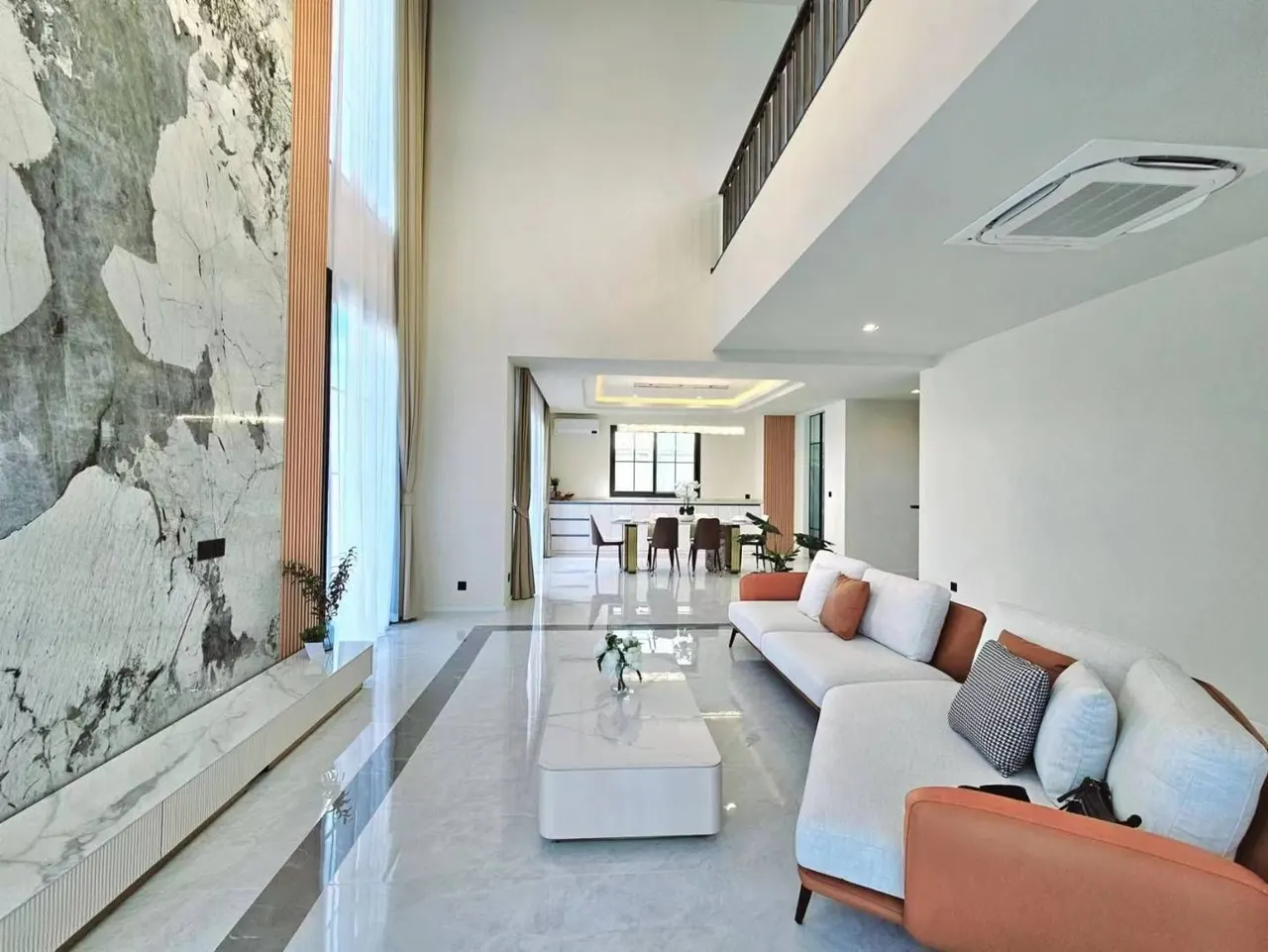 House · 4 室 · 4 卫 · 290 m²