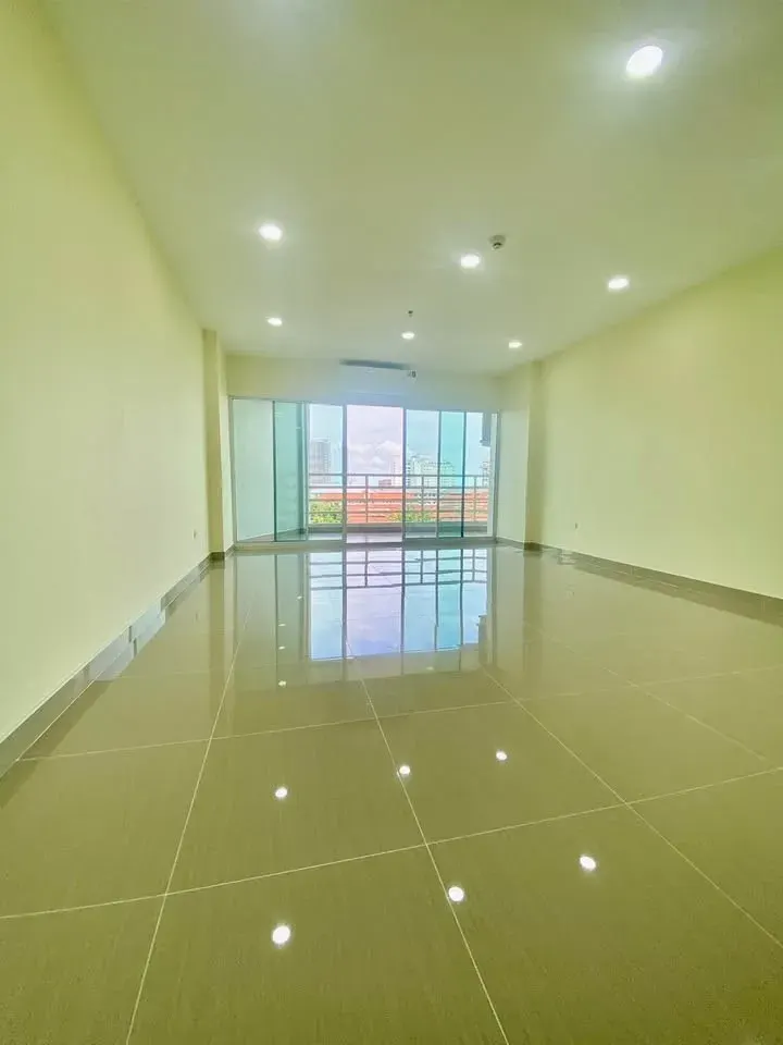 Condo · 1 卫 · 48 m²