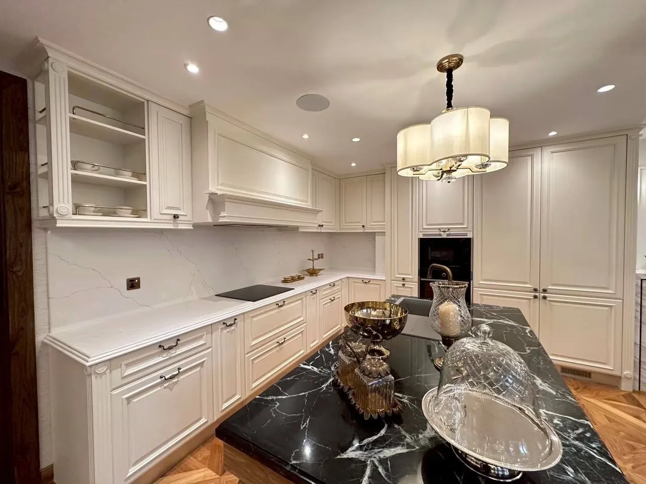 House · 4 bd · 5 ba · 846 m²