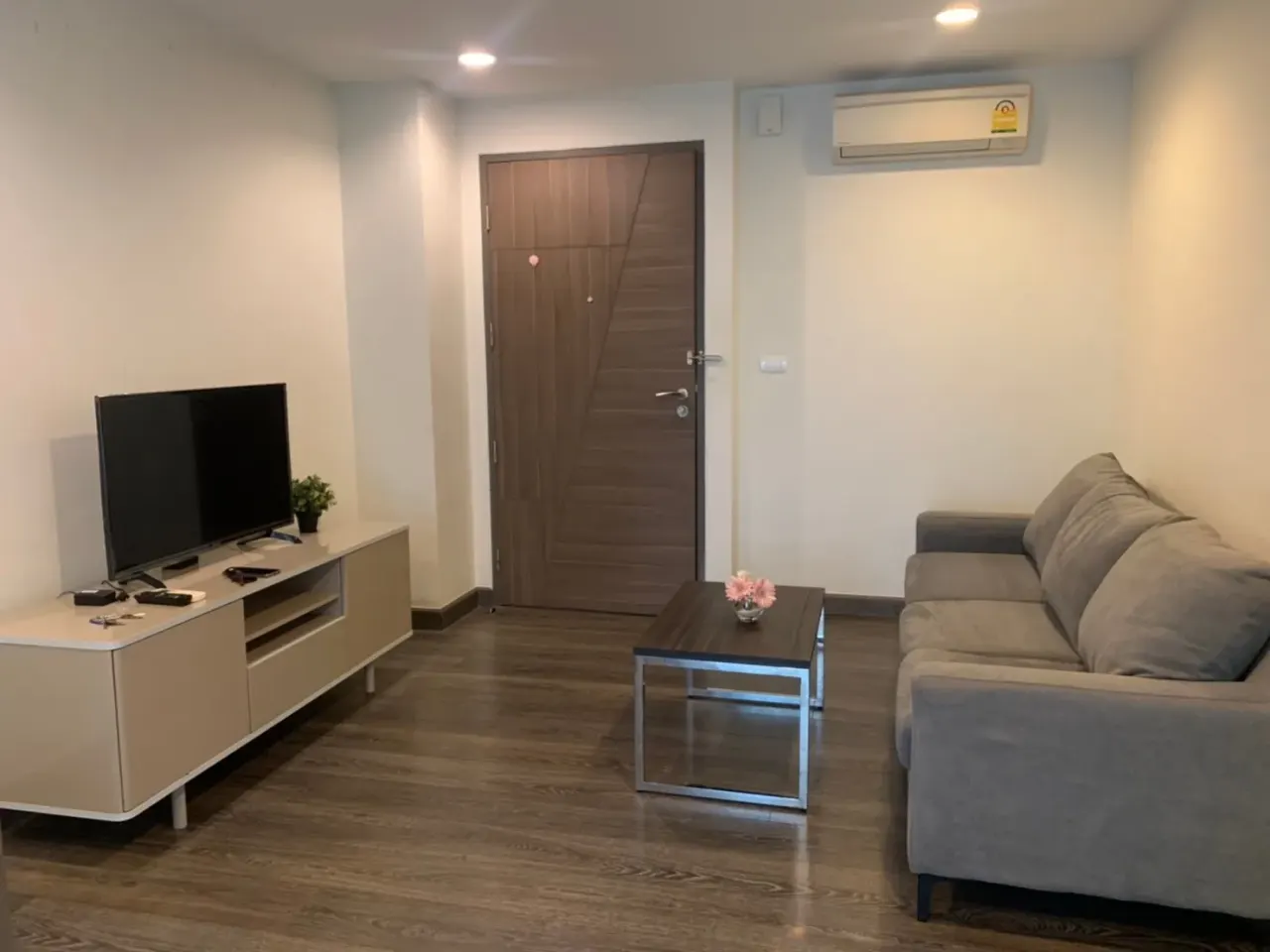 Condo · 1 室 · 1 卫 · 42 m²