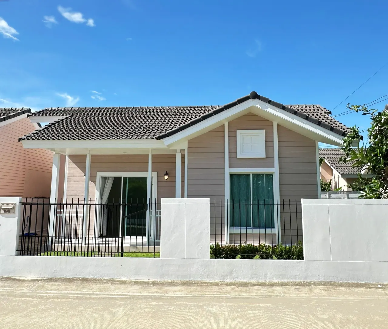 House · 3 室 · 2 卫 · 125 m²