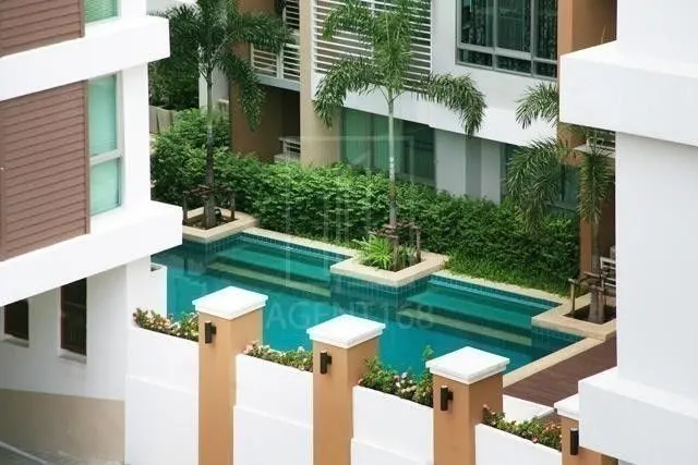 Condo · 2 bd · 2 ba · 64 m²