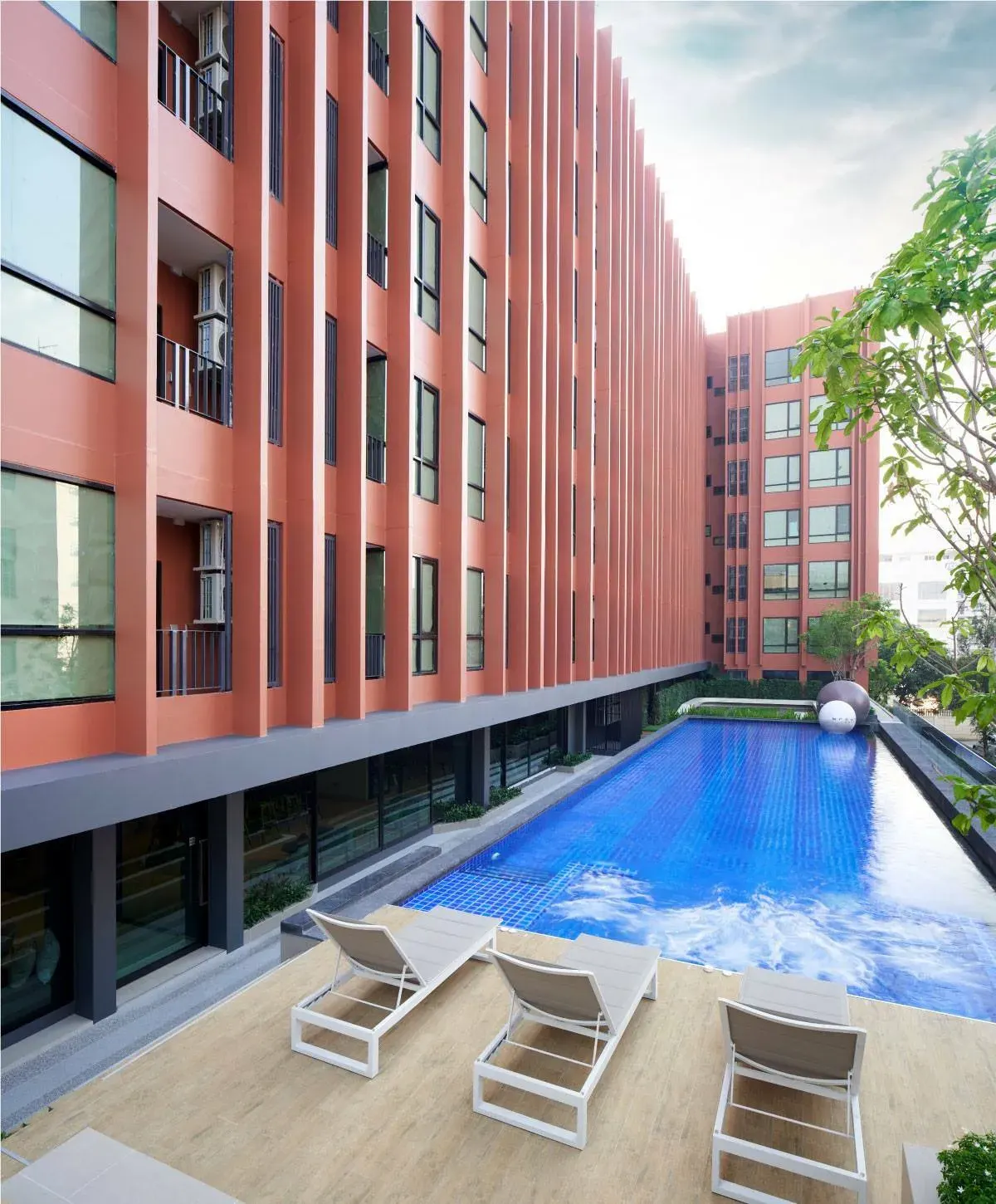 Brown Condo Phahol-Sapan Mai