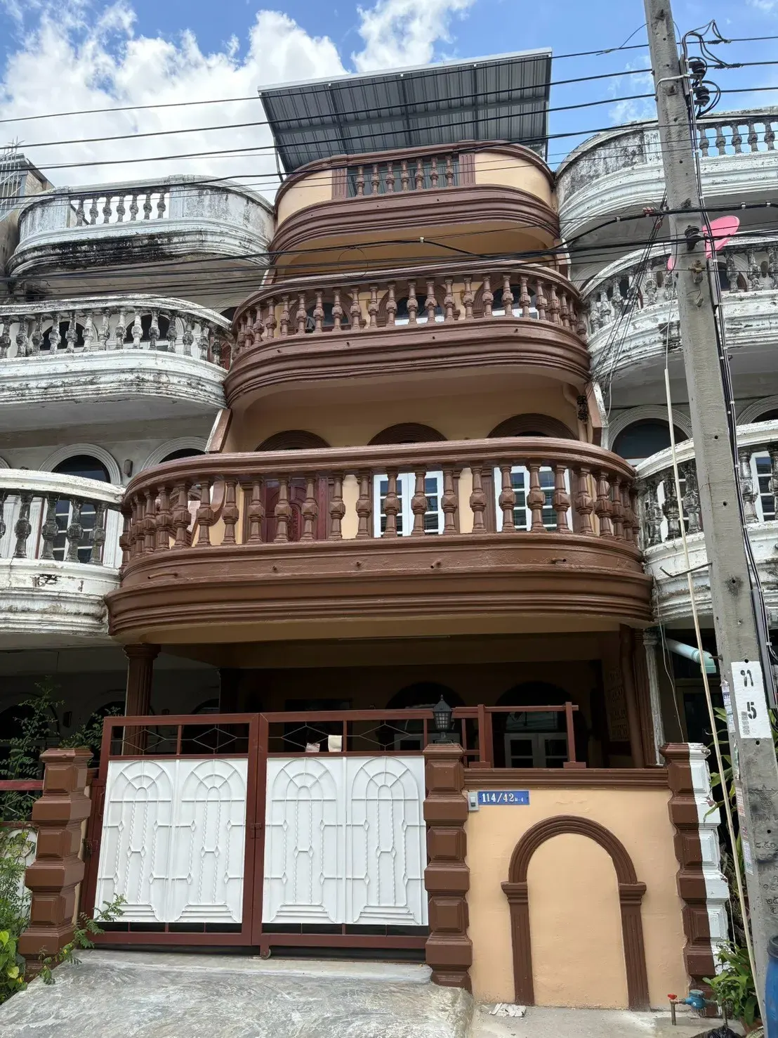4 сп. · 4 ванн. · 235 m²
