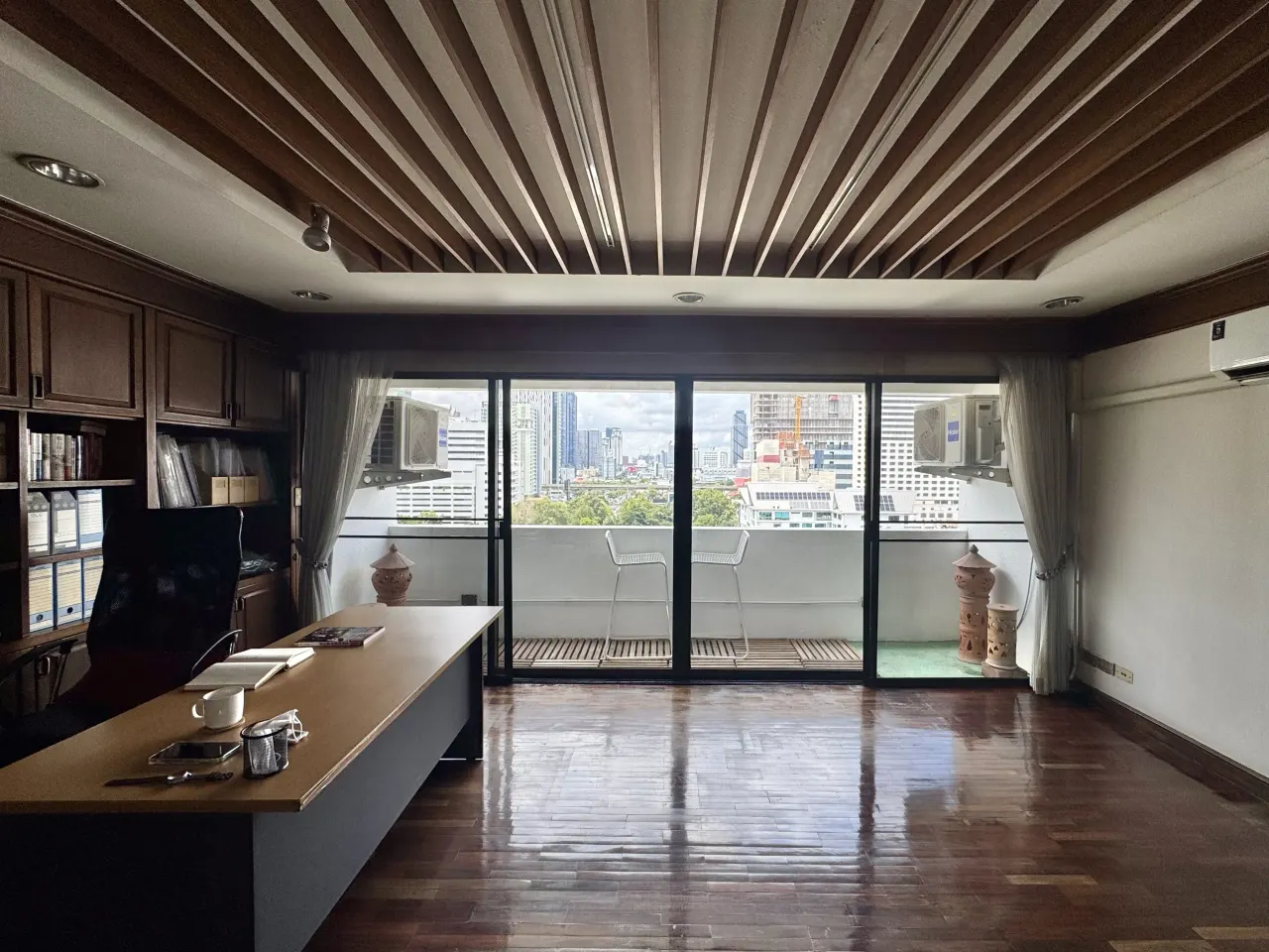 3 bd · 2 ba · 167 m²