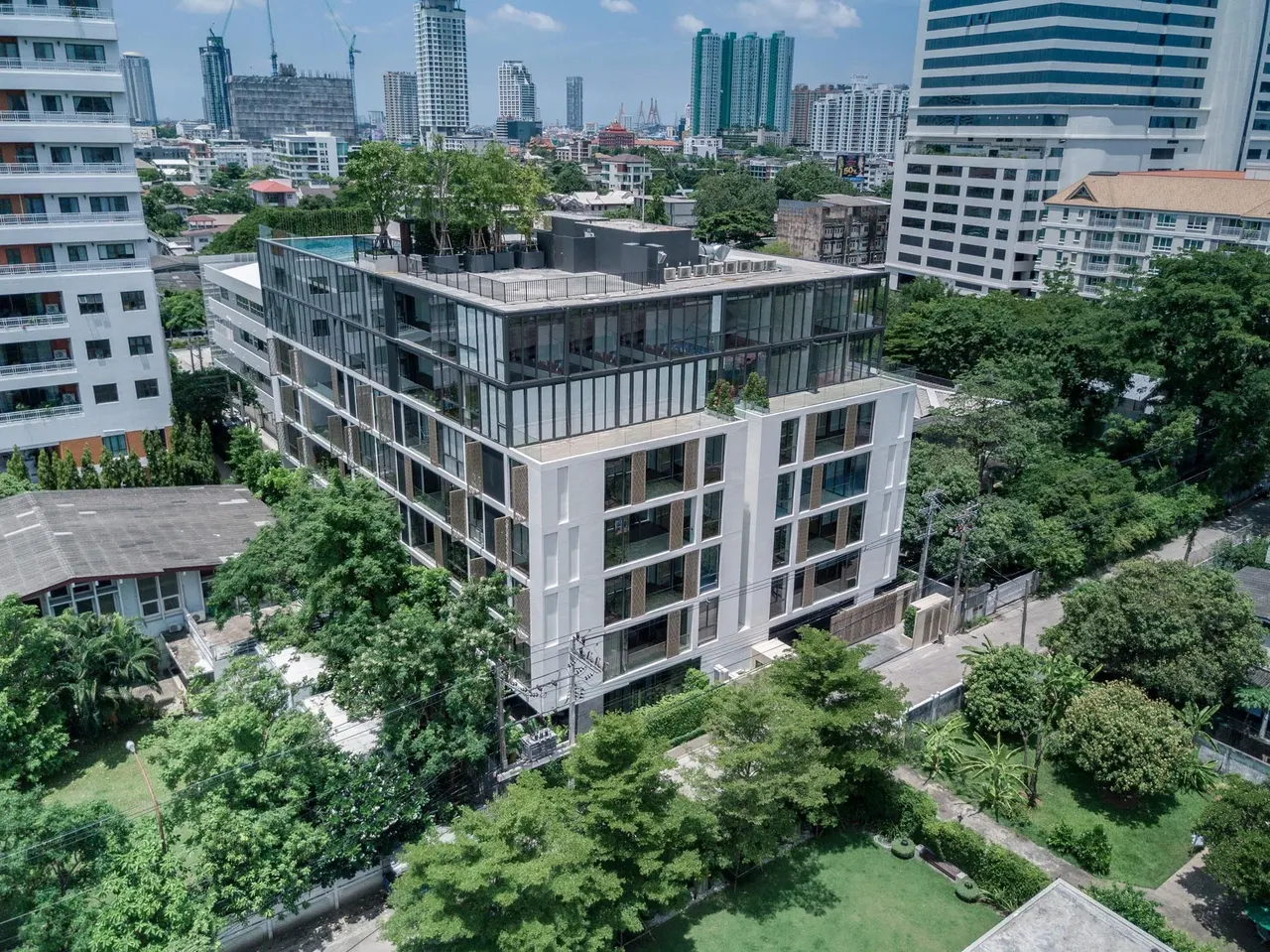 Issara Collection Sathorn