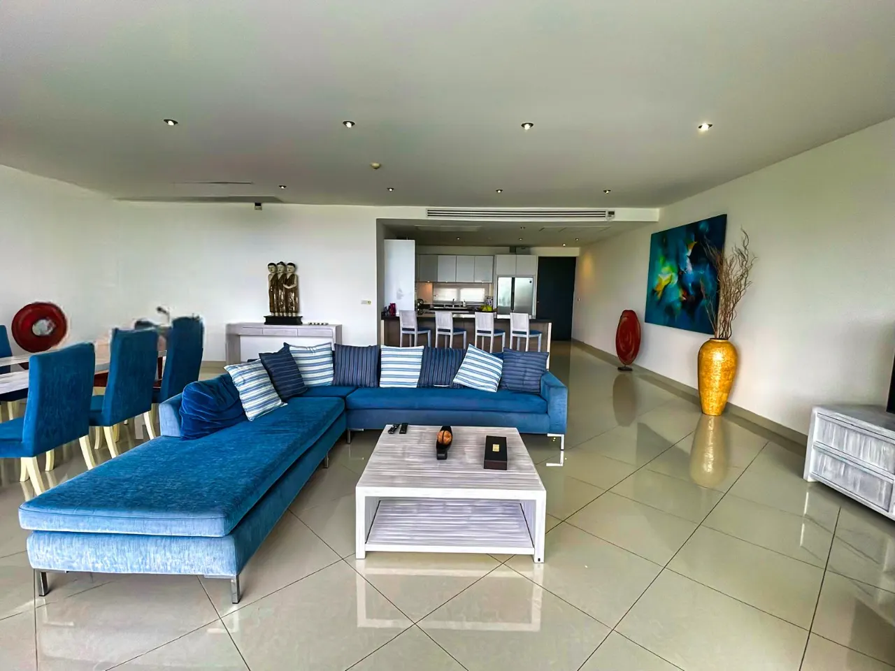 Penthouse · 3 ห้องนอน · 3 ห้องน้ำ · 264 m²