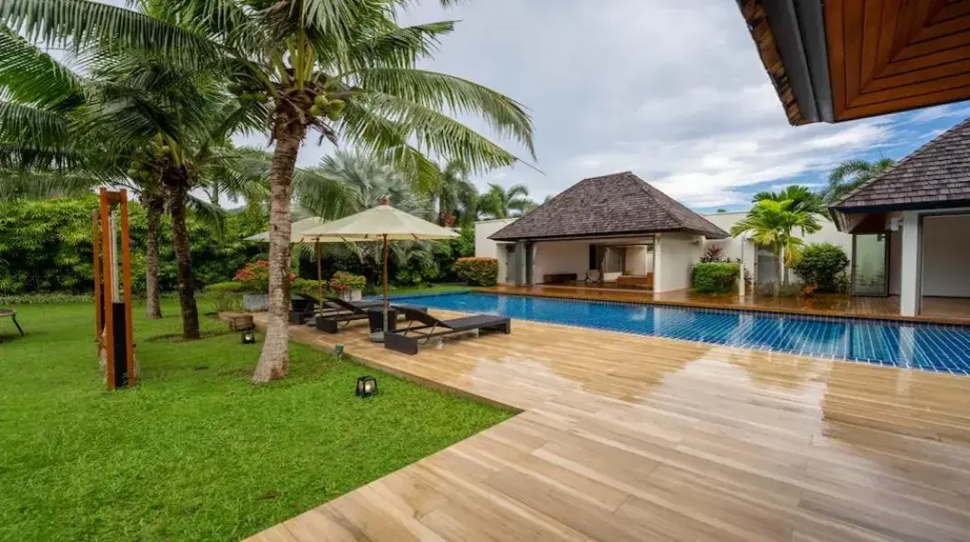 Villa · 4 bd · 4 ba · 755 m²