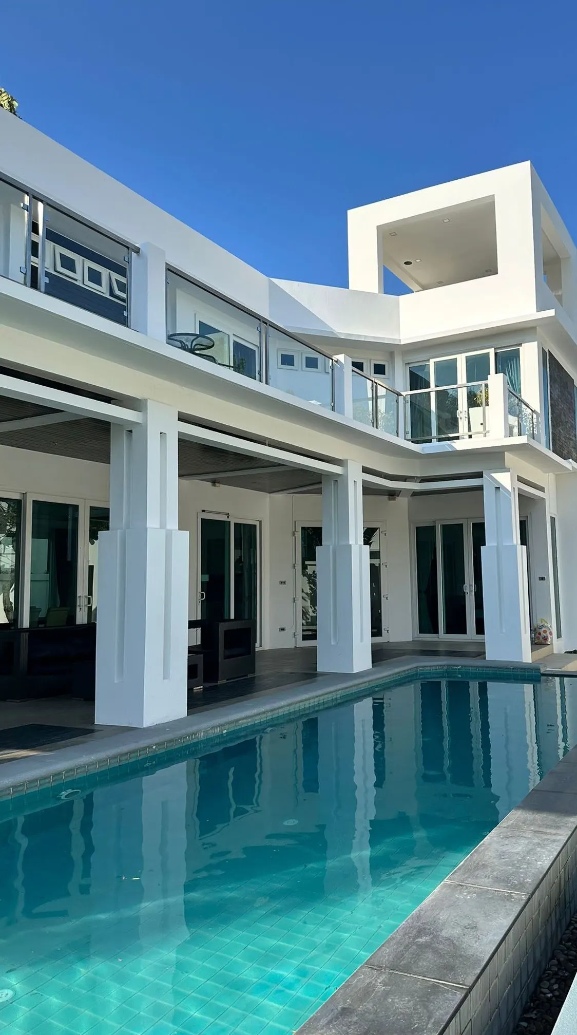 Villa · 4 室 · 5 卫 · 486 m²
