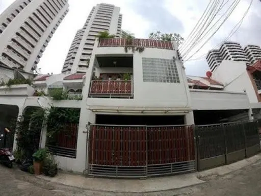 Prommitr Villa