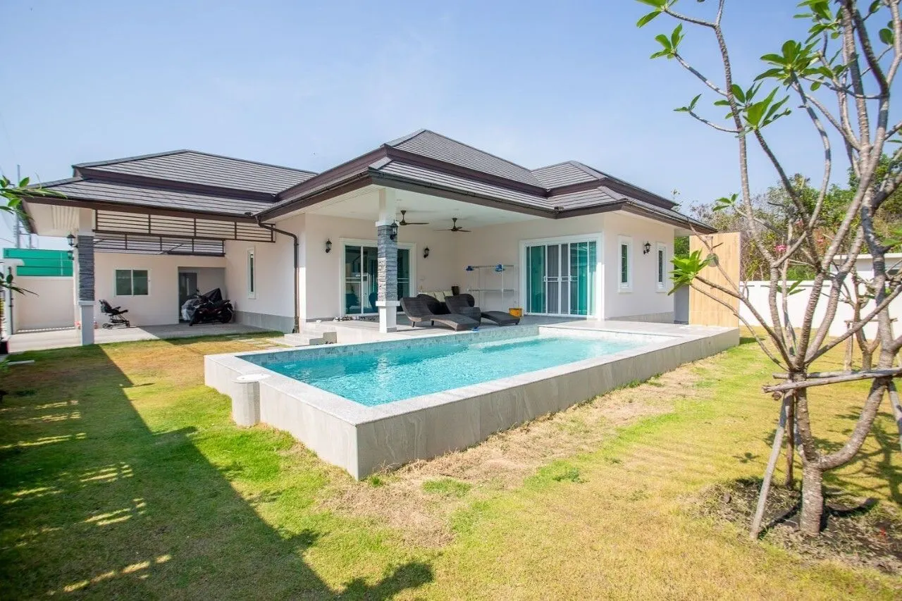 Villa · 3 ห้องนอน · 2 ห้องน้ำ · 220 m²