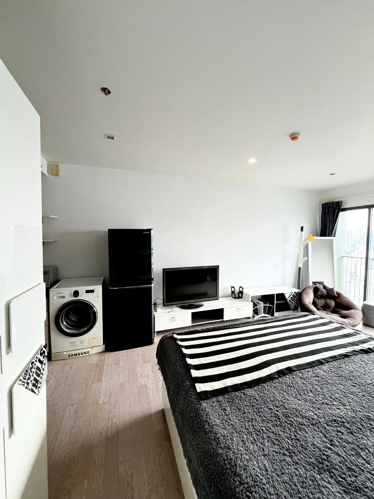 1 卫 · 32 m²