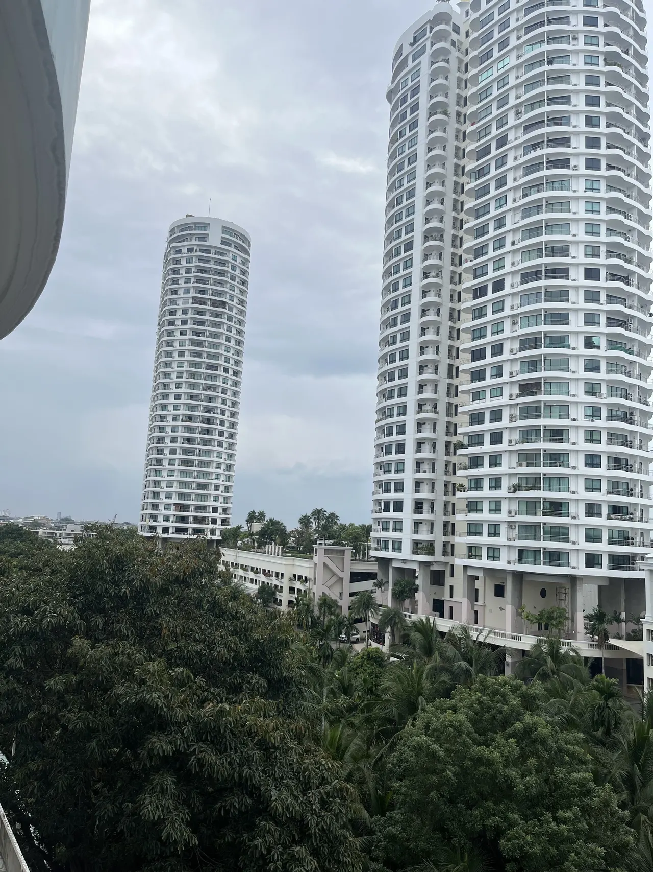Condo · 1 室 · 1 卫 · 65 m²