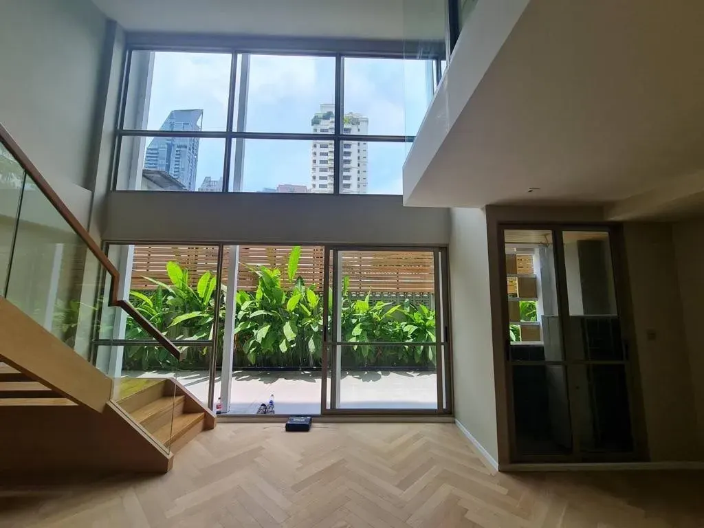 Condo · 3 bd · 3 ba · 158 m²