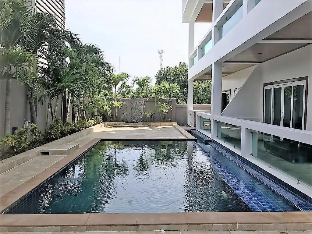 Paradise 4