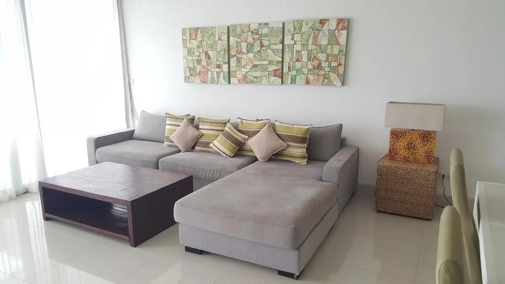 Condo · 1 ห้องนอน · 1 ห้องน้ำ · 107 m²