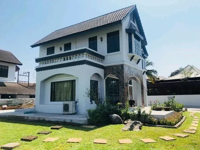 Phruek Wari Land and House