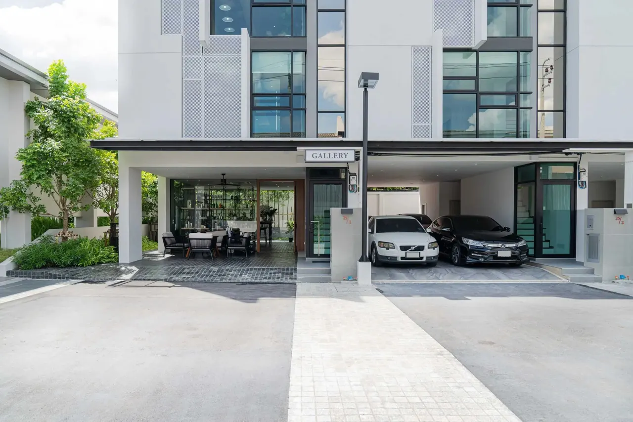 House · 1 室 · 3 卫 · 282 m²