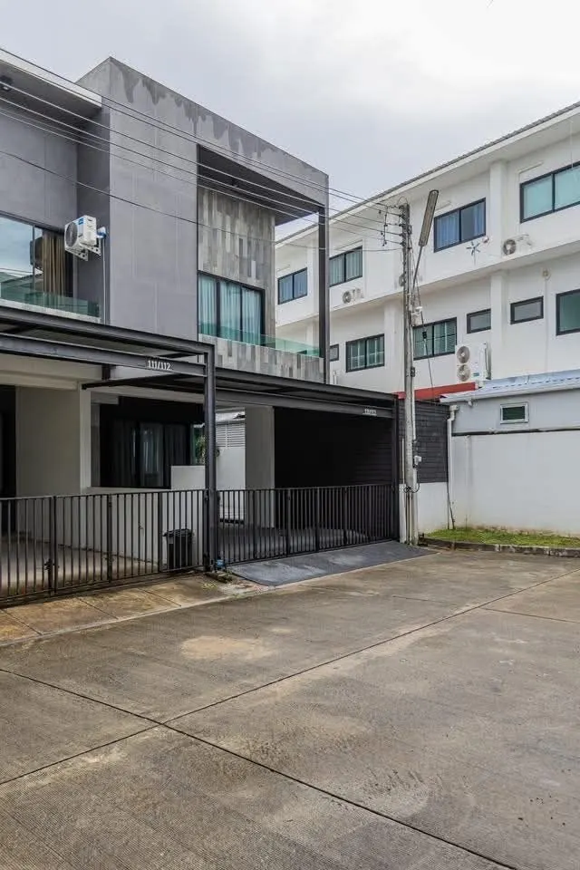 Townhouse · 3 室 · 3 卫 · 180 m²