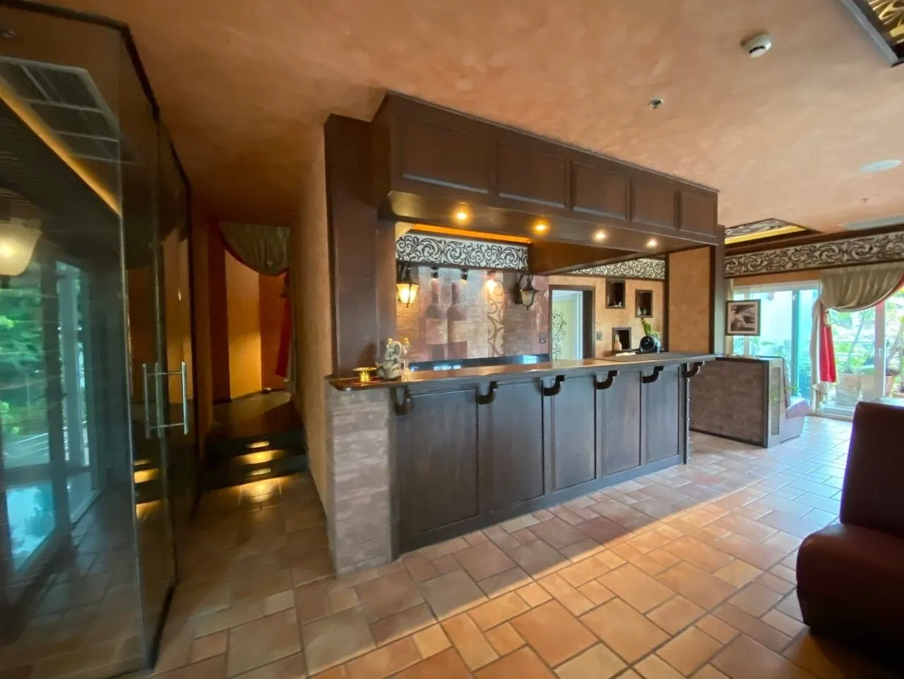 Retail space · 2 卫 · 141 m²