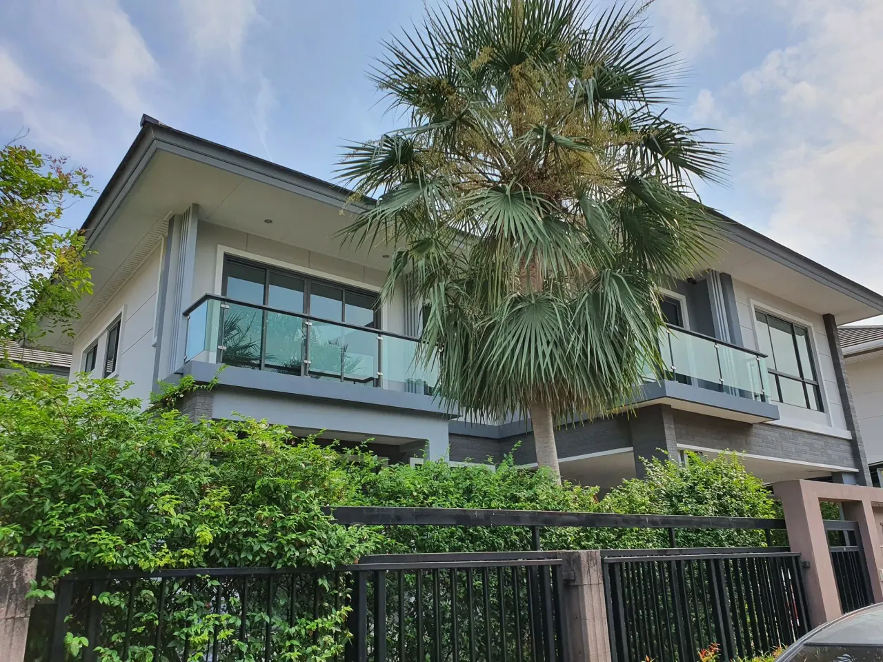 House · 3 ch. · 4 sdb · 280 m²